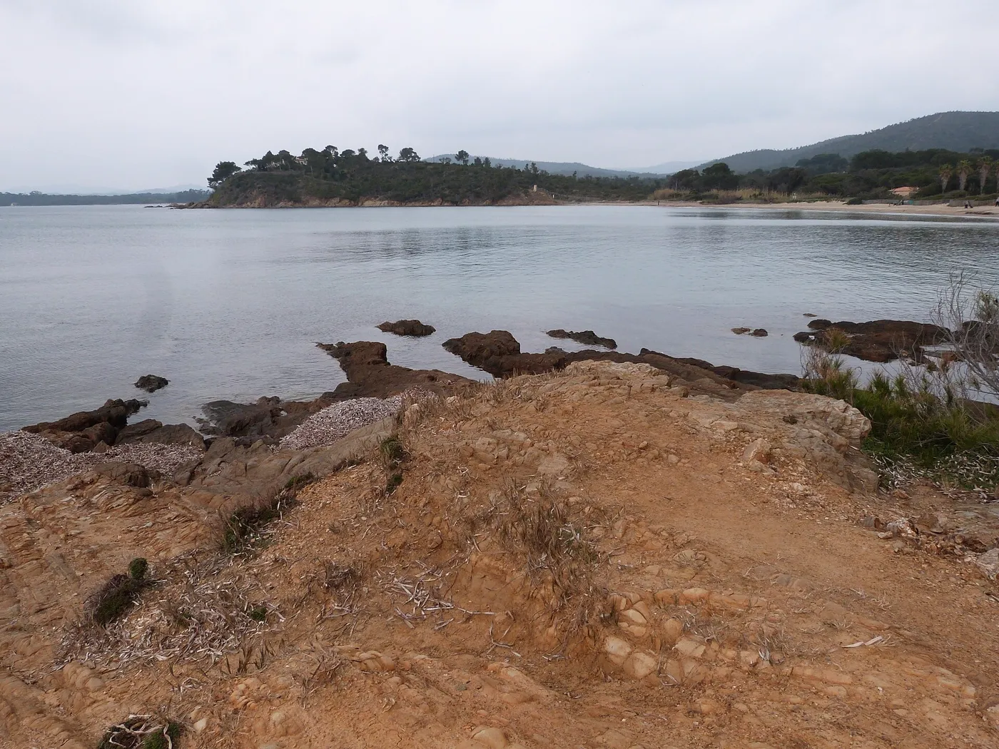 Plage de Cabasson, sable et mer calme