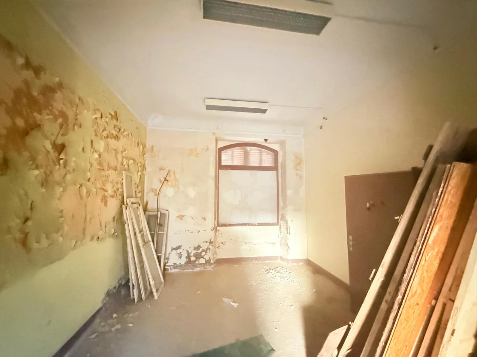 Chambre du lot 0.05 avant restauration — Château Horace Vernet