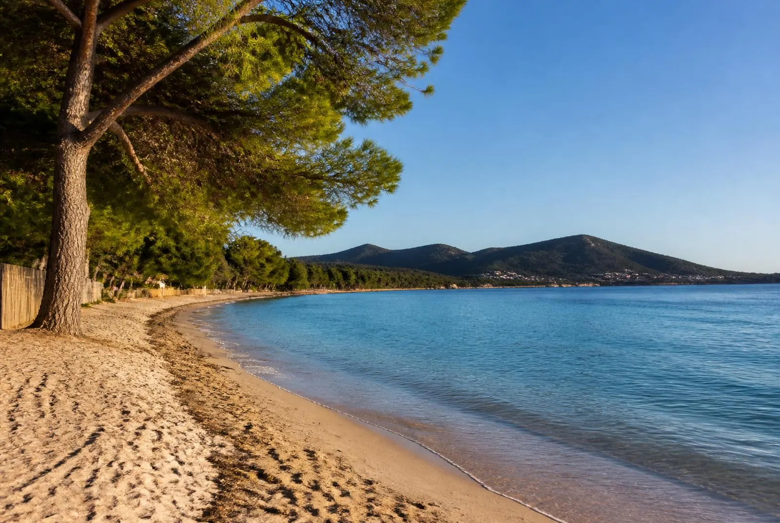 Le littoral du Var à La Londe-les-Maures, plage de l'Argentière